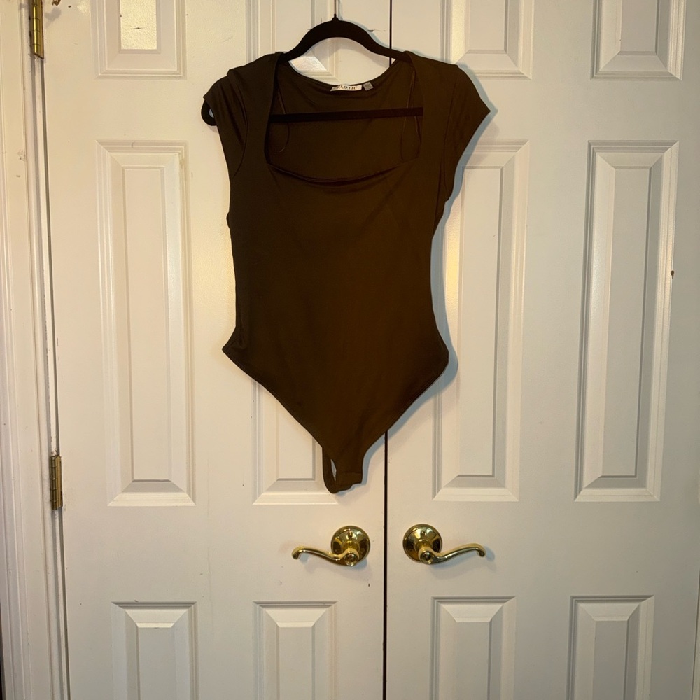 Brown Cap Sleeve Square Neck Bodysuit